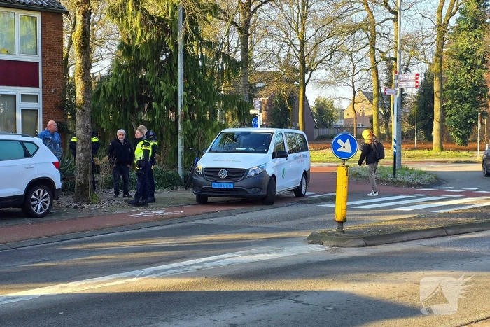 Fietser aangereden door taxibus