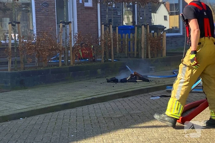 Brand in woning zorgt voor rookontwikkeling