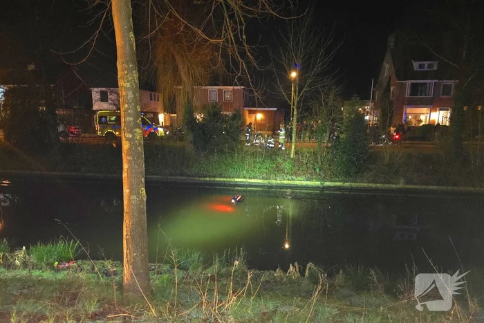 Auto raakt te water