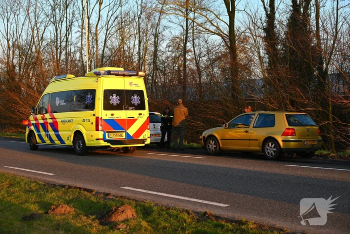 Persoon gewond naar ziekenhuis na kopstaart botsing