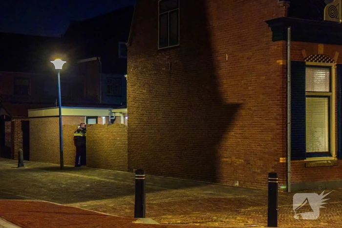 Politie onderzoekt vernieling bij woning