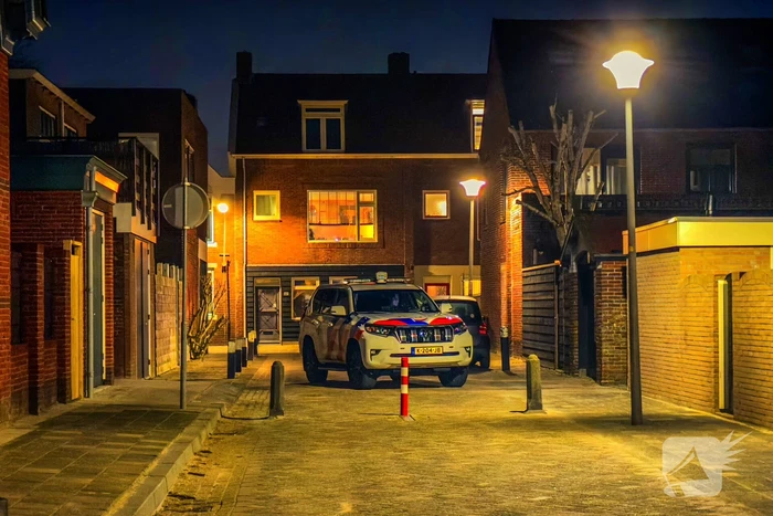 Politie onderzoekt vernieling bij woning