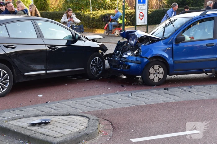 Meerdere voertuigen betrokken bij ongeval