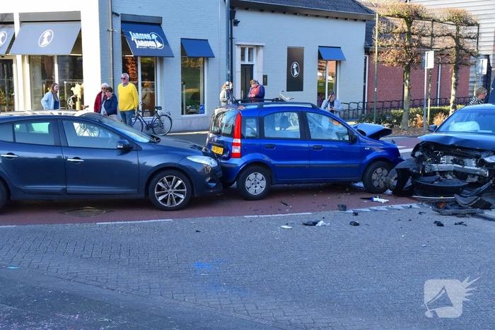 Meerdere voertuigen betrokken bij ongeval