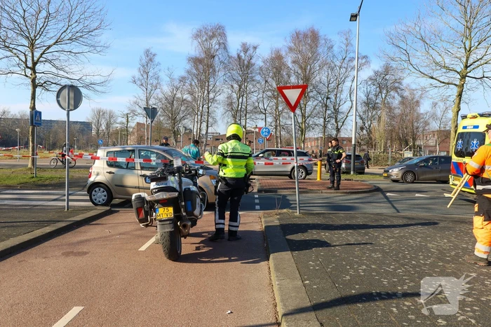 Voetgangster geraakt door auto