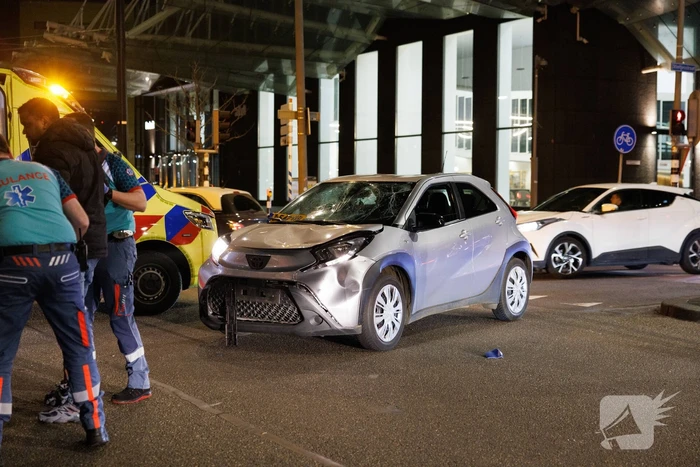 Scooterrijder aangereden op kruising door automobilist