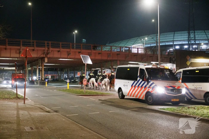 Feyenoord supporters verdreven door mobiele eenheid