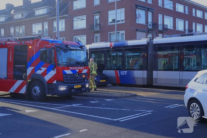 Botsing tussen tram en auto