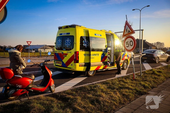 Scooterrijder gewond bij aanrijding door automobilist