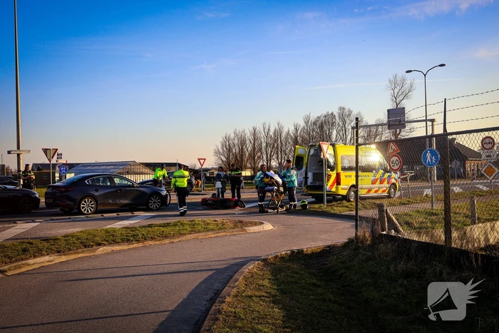 Scooterrijder gewond bij aanrijding door automobilist