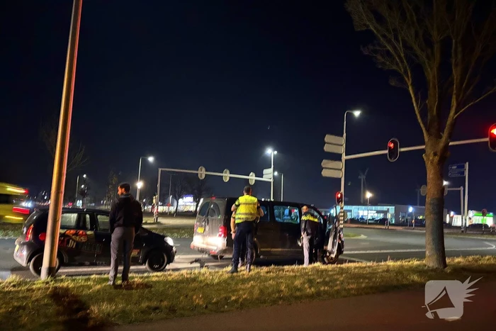 Kop-staart aanrijding voor verkeerlichten