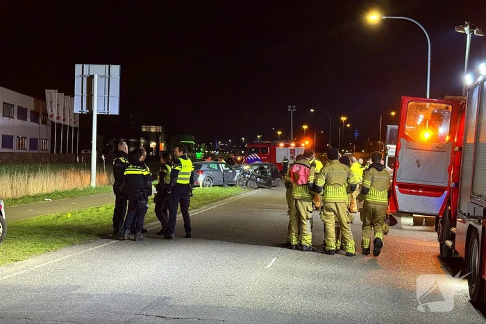 Dode en zwaargewonden bij frontale aanrijding