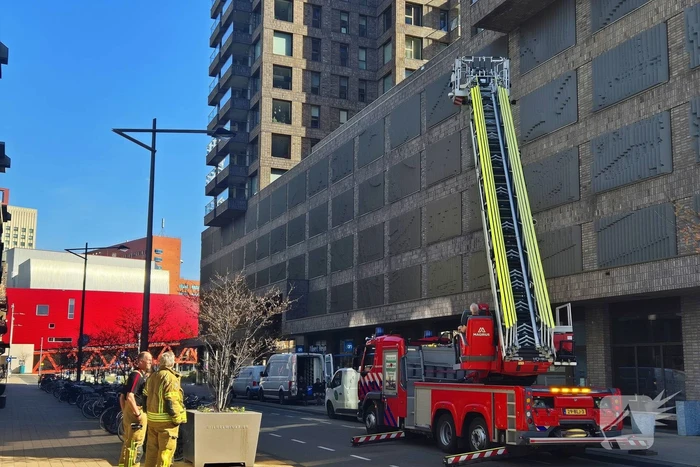 Brandweer ingezet voor persoon op balkon
