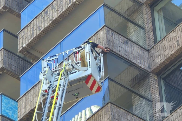 Brandweer ingezet voor persoon op balkon