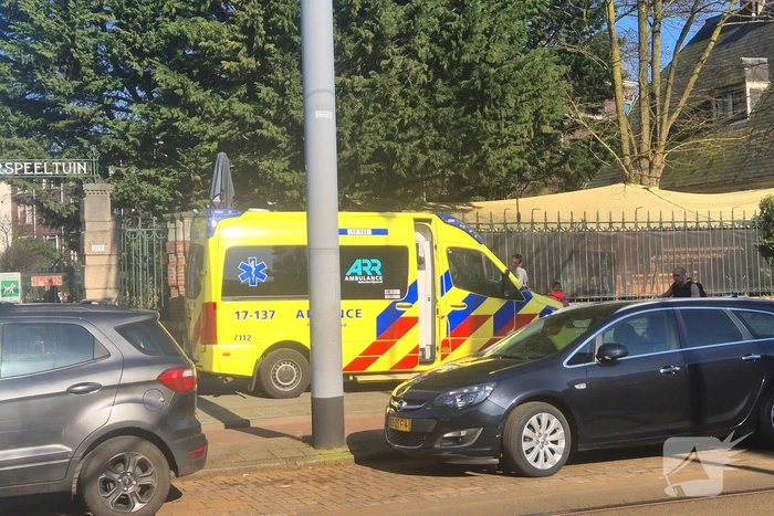 Brandweer bevrijdt Kind uit speeltoestel