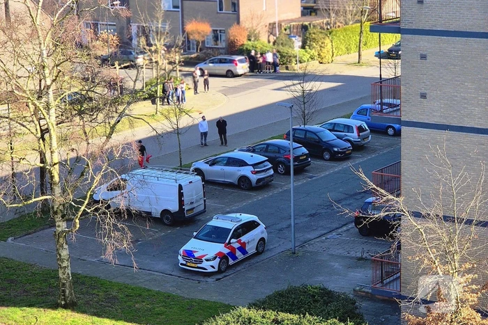 Arrestatieteam doet inval in flatwoning