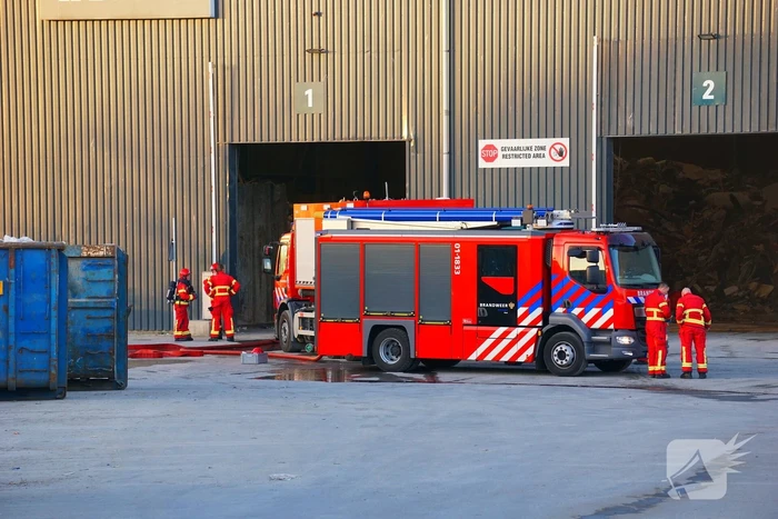 Brandweer ingezet voor brand bij afvalverwerker