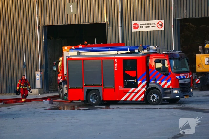 Brandweer ingezet voor brand bij afvalverwerker