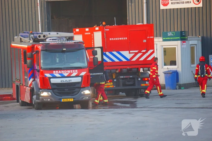 Brandweer ingezet voor brand bij afvalverwerker