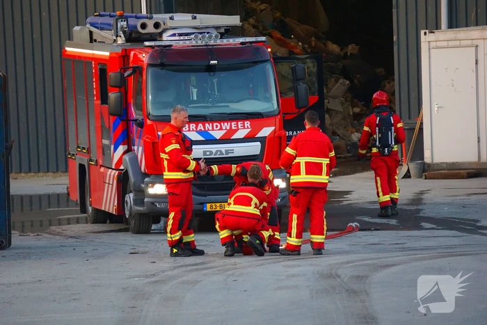 Brandweer ingezet voor brand bij afvalverwerker