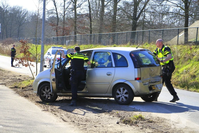 Kinderen betrokken bij botsing bij wegversmalling