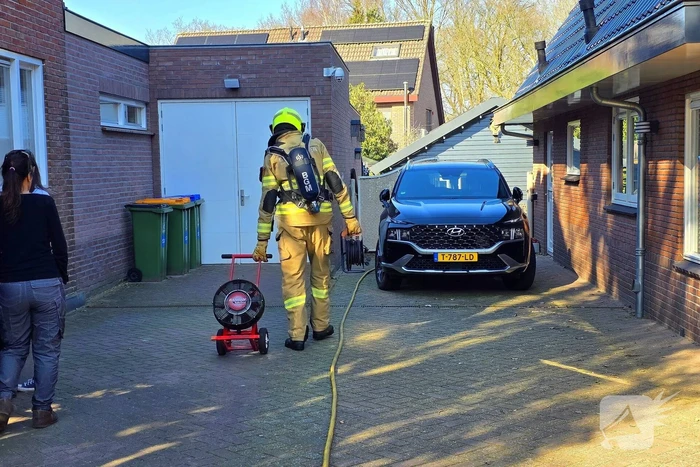 Veel rookontwikkeling bij brand in grote schuur
