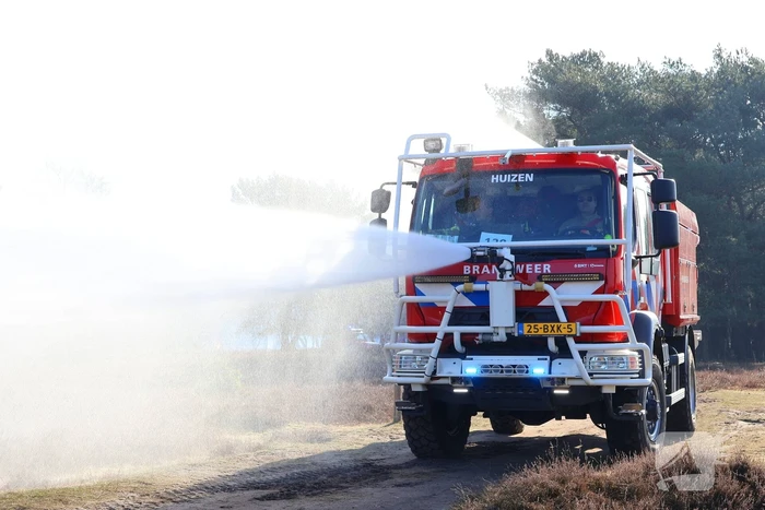 Brandweer oefent grote natuurbrand
