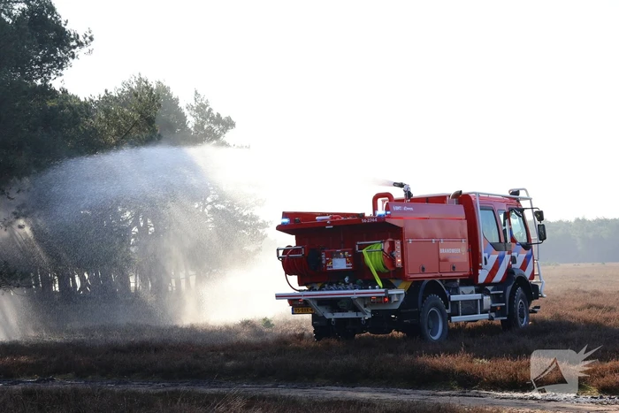 Brandweer oefent grote natuurbrand