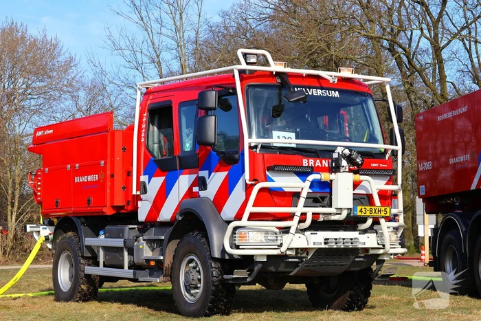 Brandweer oefent grote natuurbrand