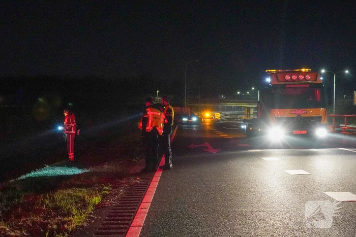 Auto eindigt in sloot na eenzijdig ongeval
