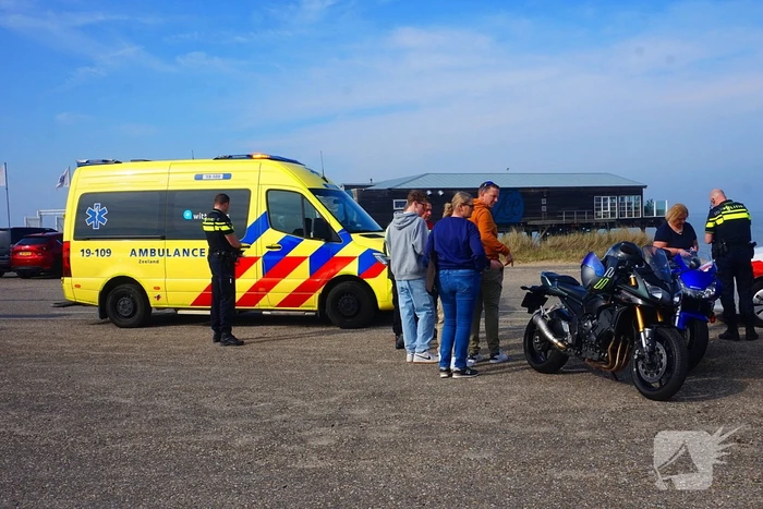 Moterrijder en voetganger met elkaar in botsing