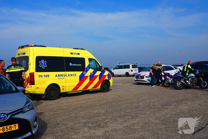 Moterrijder en voetganger met elkaar in botsing