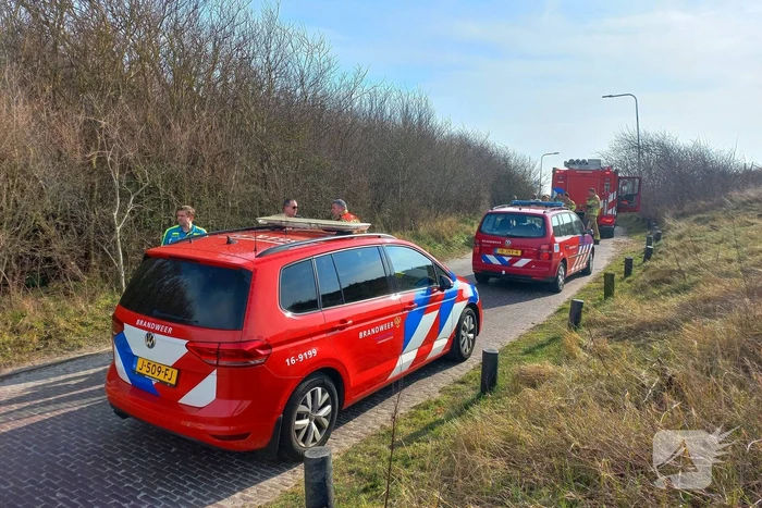 Brandweer zet veel materieel in voor duinbrand