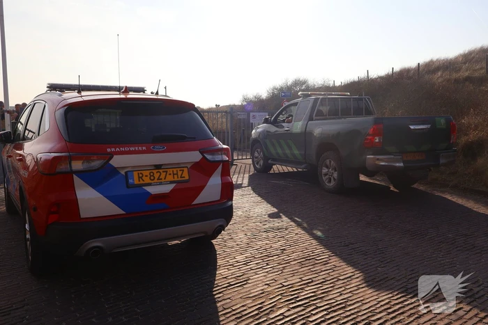 Brandweer zet veel materieel in voor duinbrand