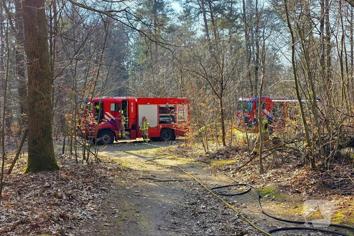 Brandweer strijdt tegen bosbrand
