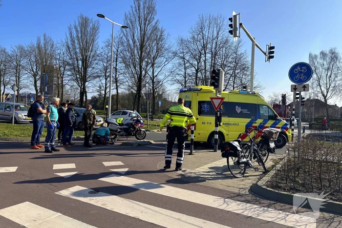 Oudere vrouw gewond bij aanrijding