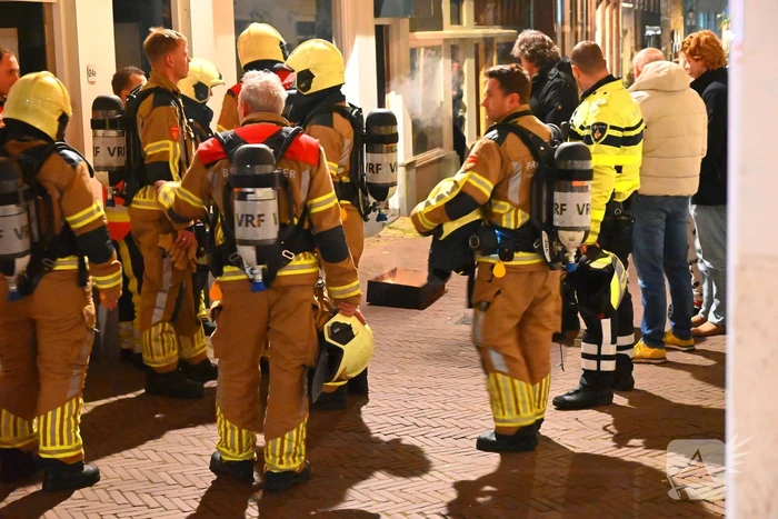 Brandweer ingezet voor brandende rookkast