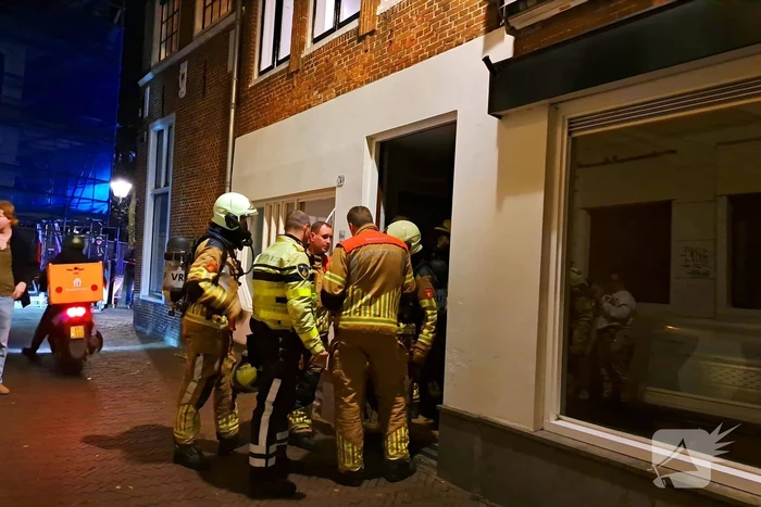 Brandweer ingezet voor brandende rookkast