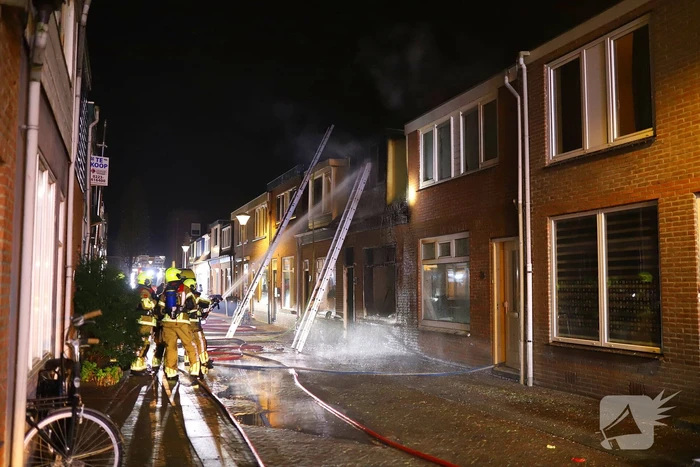 Brand in woning leidt tot gewonden