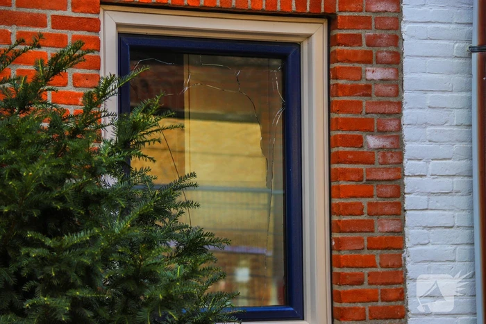 Enorme schade aan woning na heftige brand