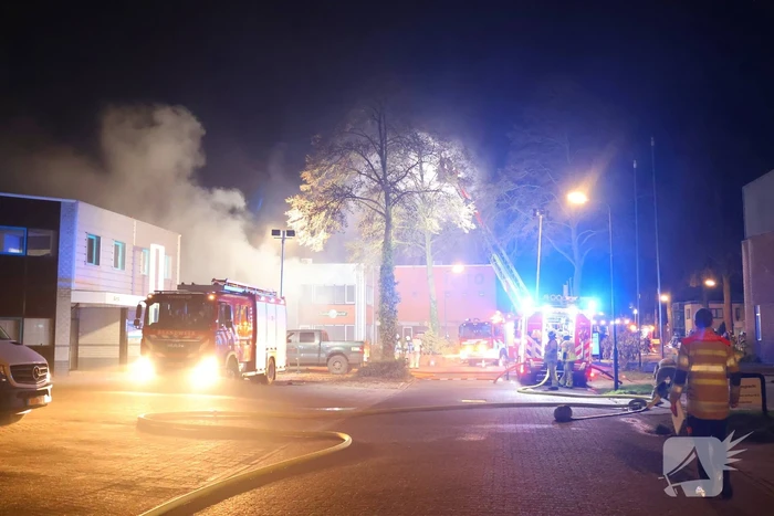 Grote brand in bedrijfspand