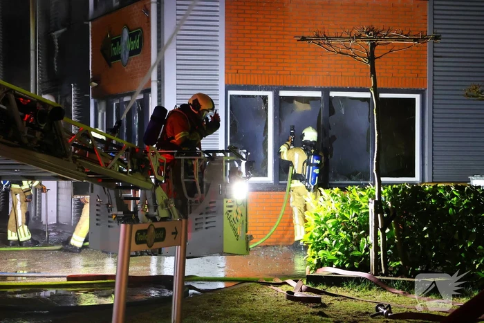 Grote brand in bedrijfspand
