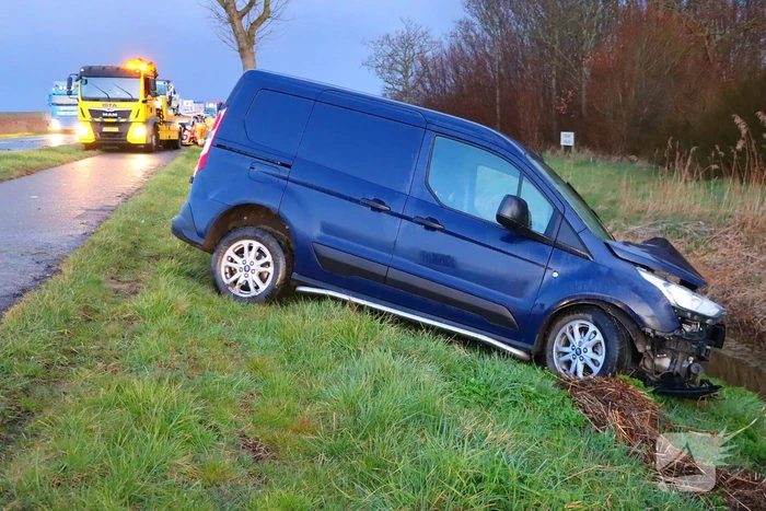 Gewonde naar ziekenhuis na aanrijding