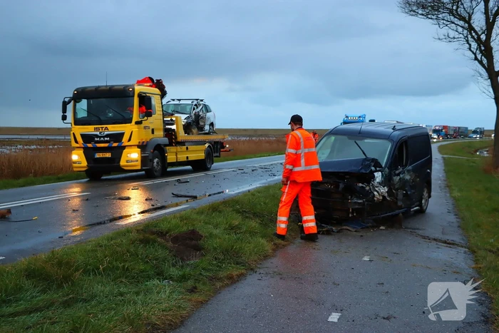 Gewonde naar ziekenhuis na aanrijding