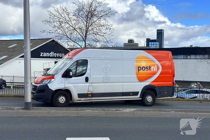Bestelbus blokkeert oprit