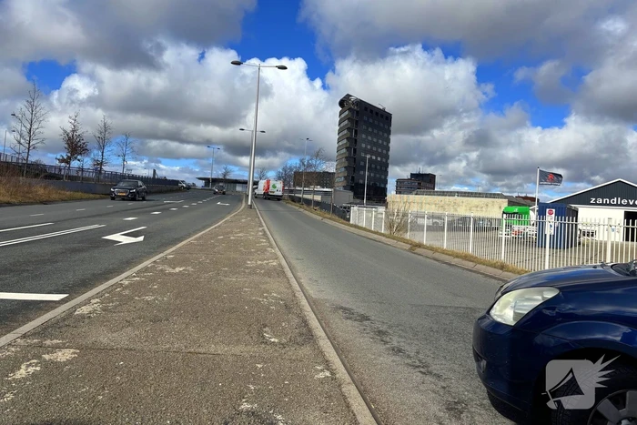 Bestelbus blokkeert oprit