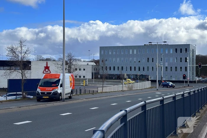 Bestelbus blokkeert oprit