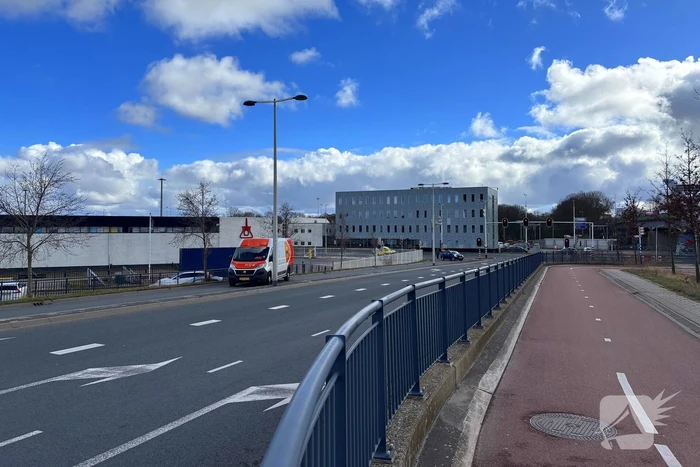 Bestelbus blokkeert oprit