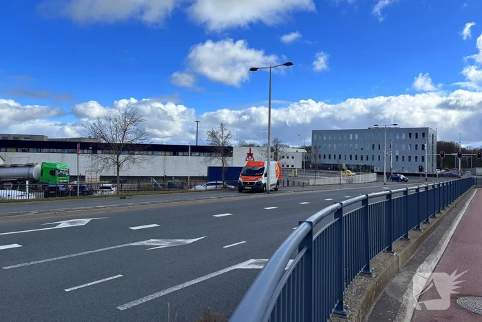 Bestelbus blokkeert oprit