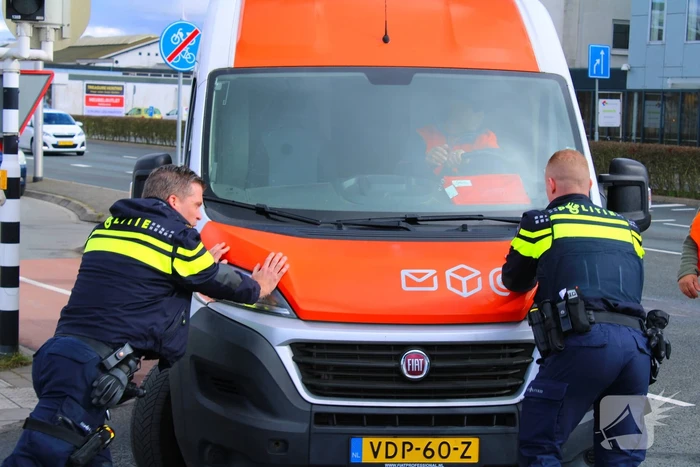 Bestelbus blokkeert oprit